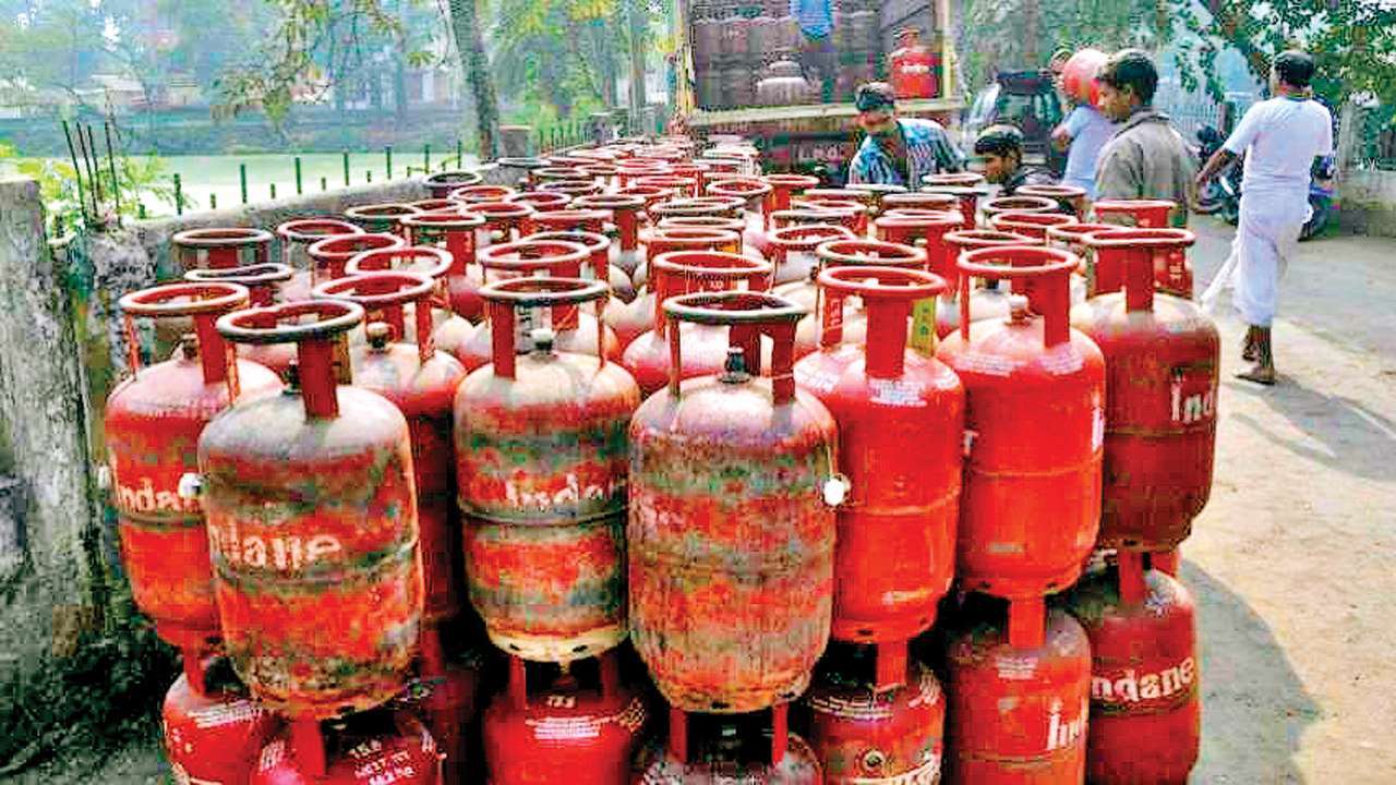 घरेलू गैस सिलेंडर पर 500 रुपए की बचत पाने के लिए इस तरह से करें बुकिंग